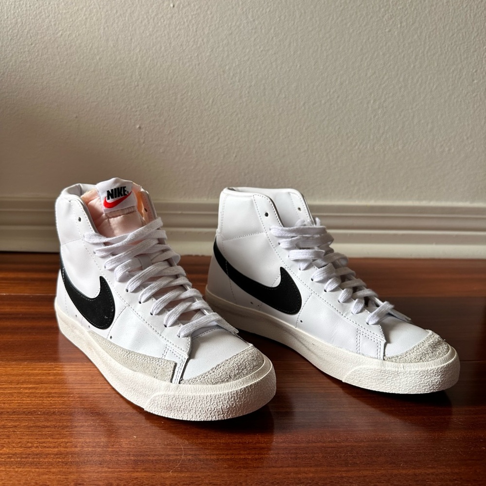Nike White and Black High-Tops